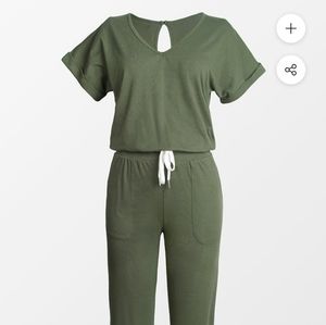 Daydream V-neck Double Pocket Jumpsuit